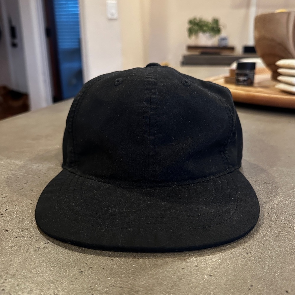 Vuori Minimalist Hat 2.0 Sample